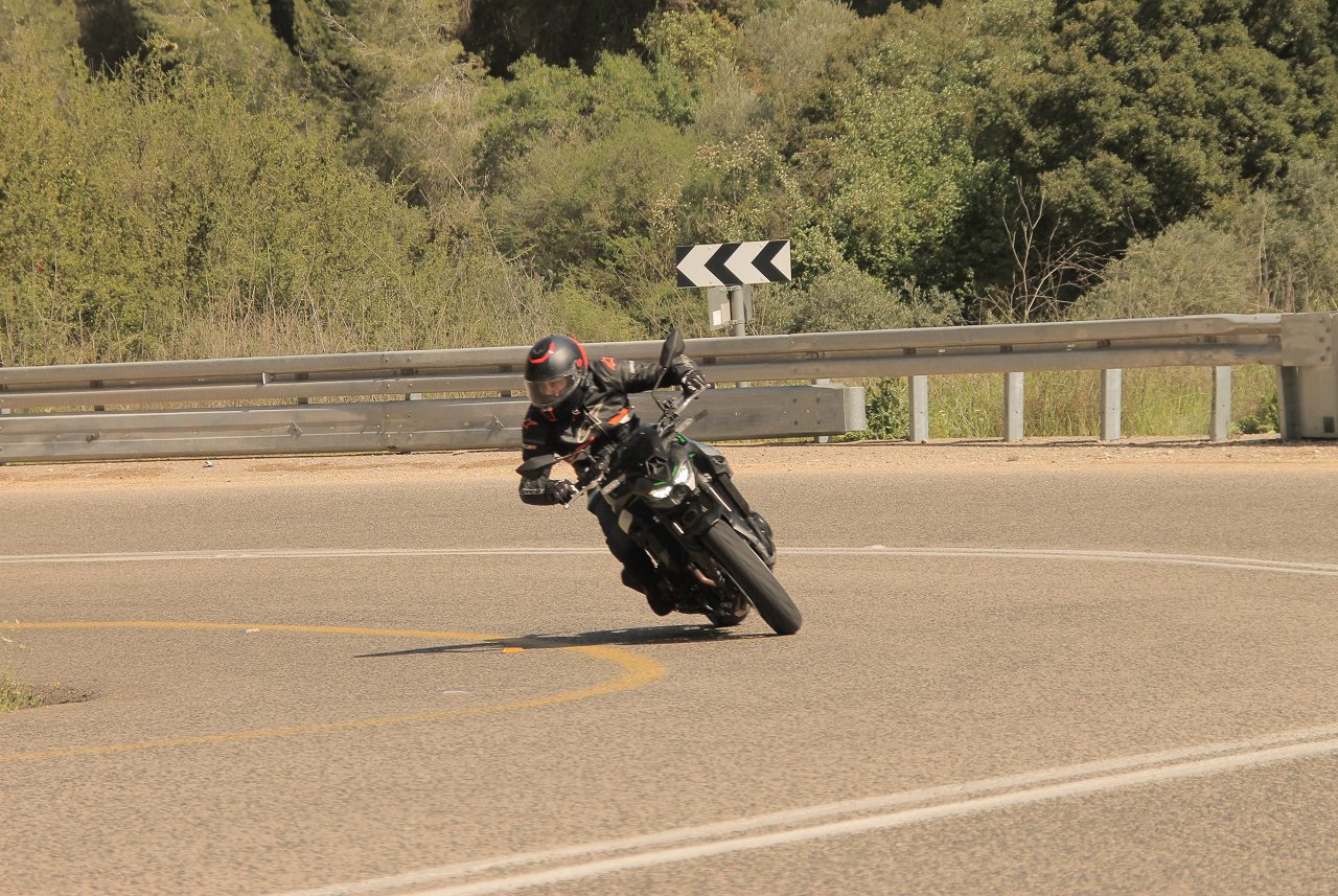 קוואסאקי Z900 במבחן דרכים