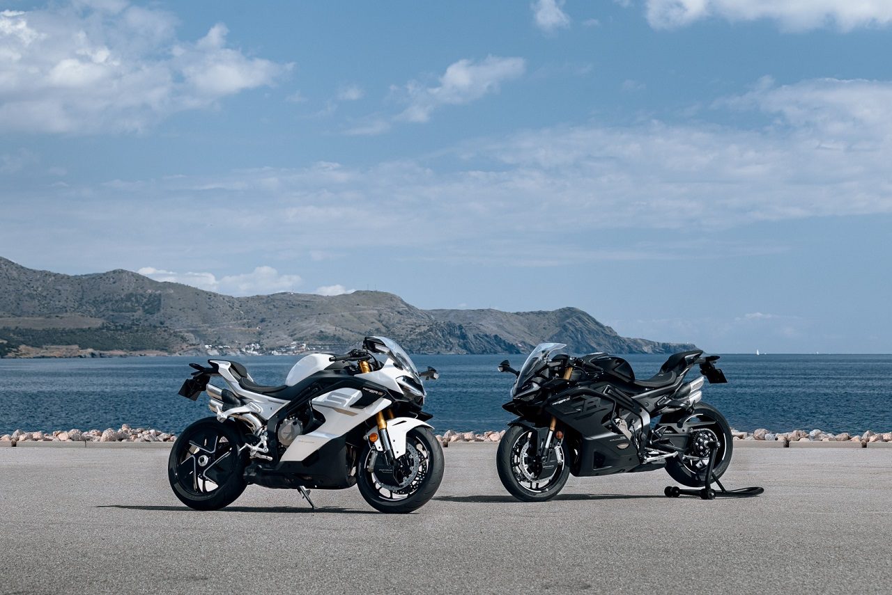 נכנסת לבריכה של הגדולים: CFMoto משיקה את האופנוע הסיני הראשון עם ארבעה צילינדרים